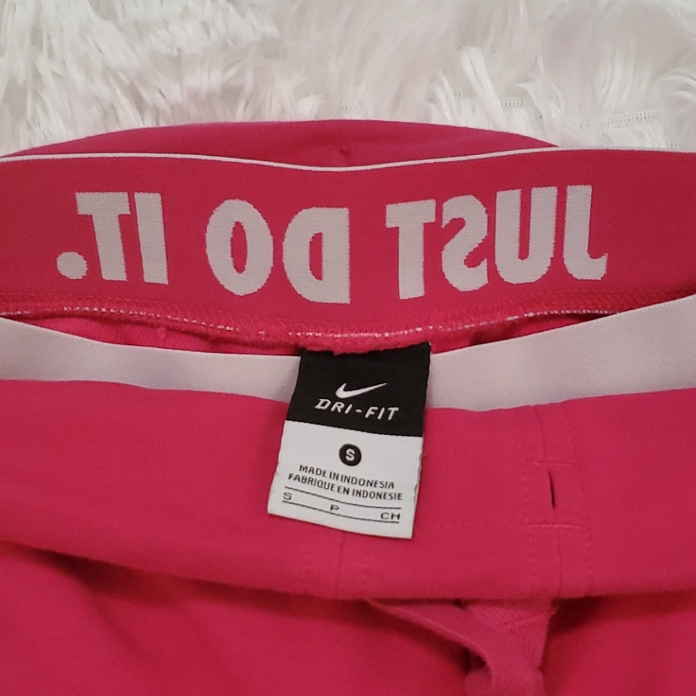 Nike joggers capri